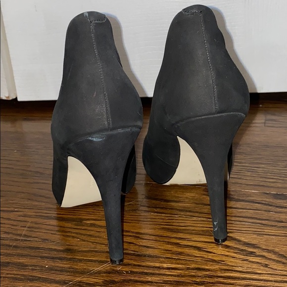 BCBG black suede heels - Picture 4 of 6